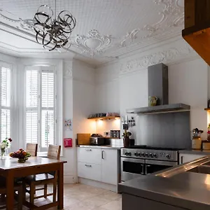 hostel-ebs-london.brighton-hotels-england.com/